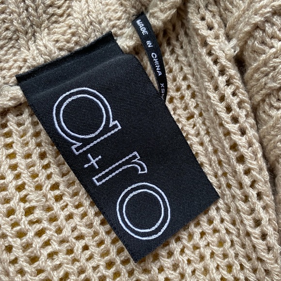 A+Ro Knit Short Sleeve Sweater + Convertible Neck - Picture 2 of 5